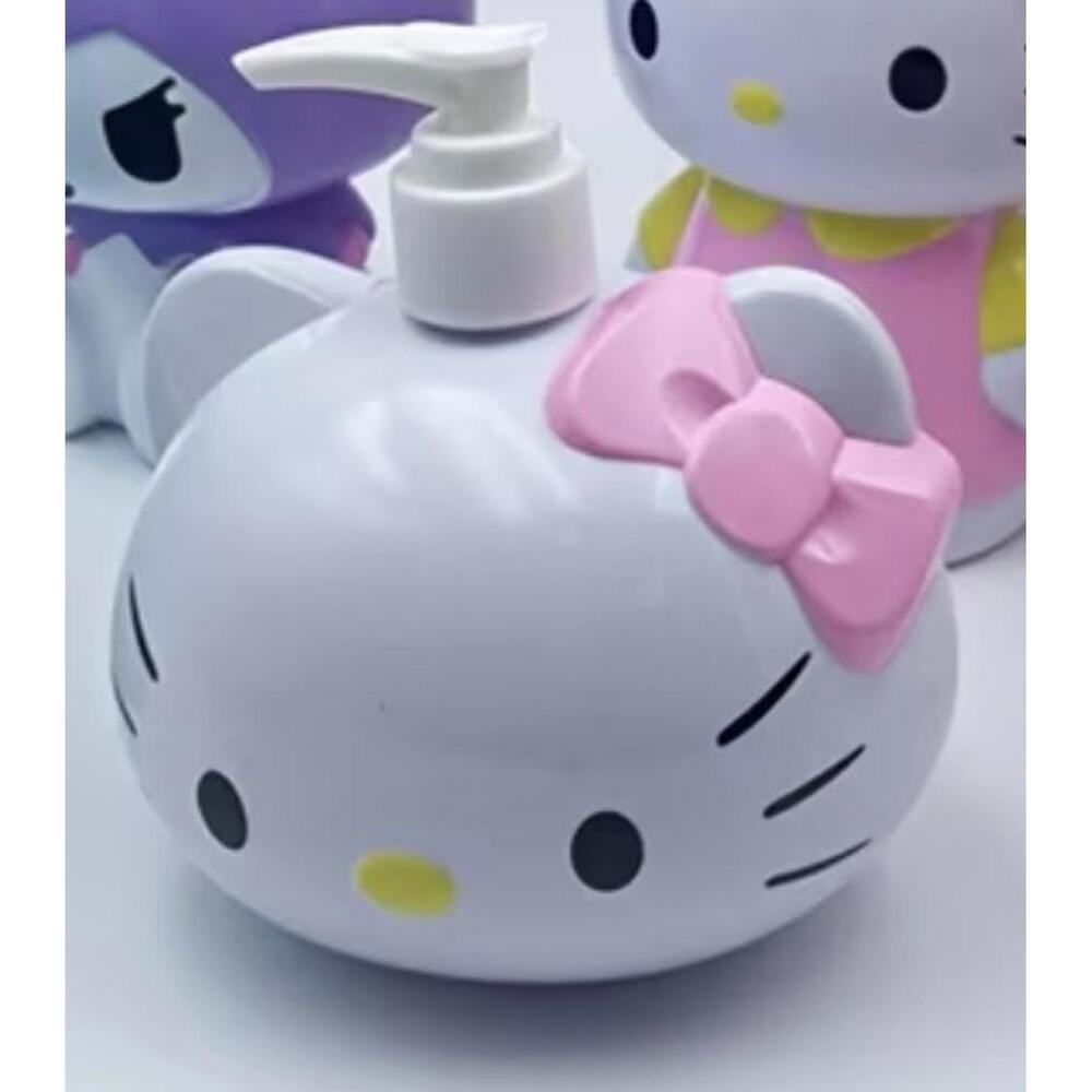 Hello Kitty Toothbrush Holder and Soap Dispenser Set New